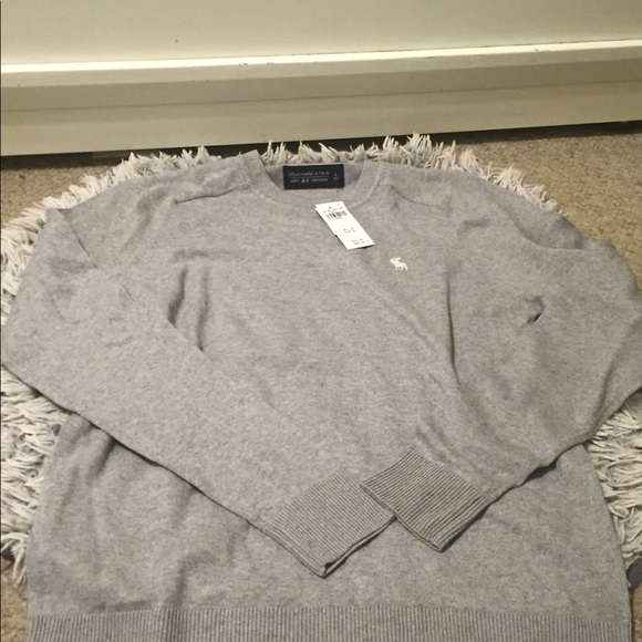 BRAND NEW SWEATERS - Picture 8 of 8